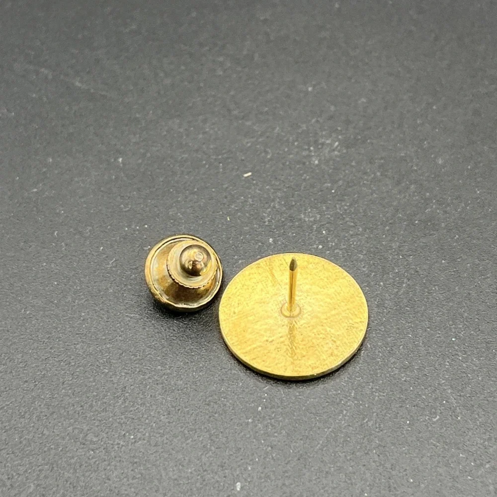 Old‎ Faithful Geyser Yellowstone Park Lapel Hat Pin